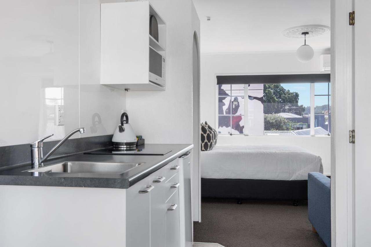 The Mission Belle Motel Mount Maunganui Exterior photo