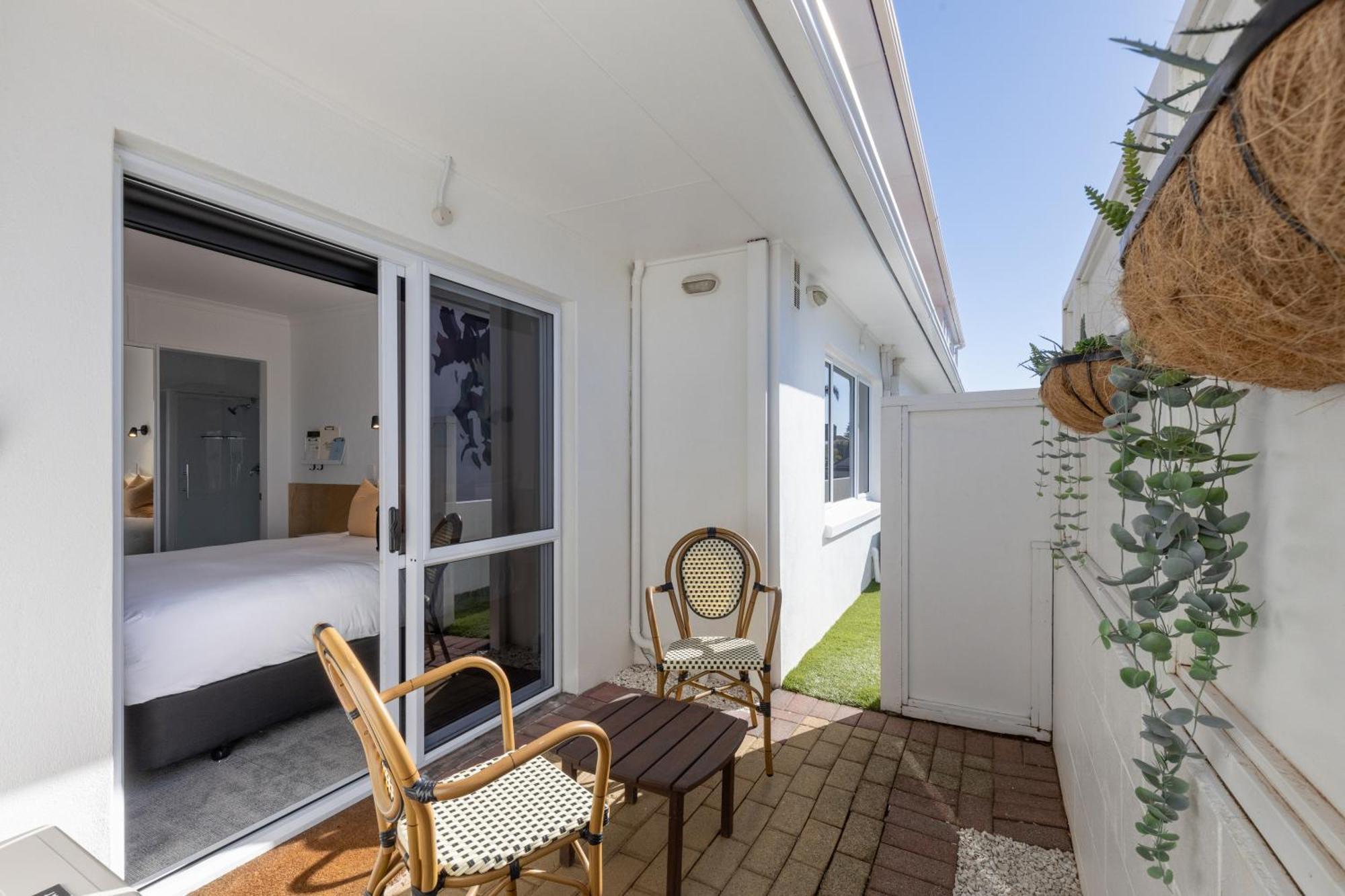 The Mission Belle Motel Mount Maunganui Exterior photo